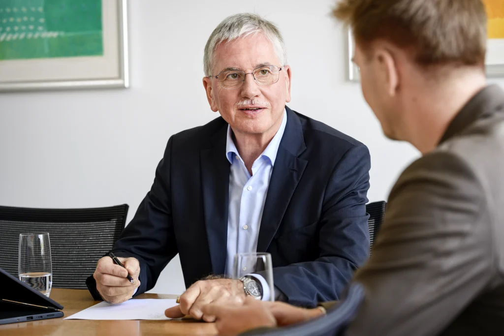 Beratungsgespräch in der Steuerberatungskanzlei.
